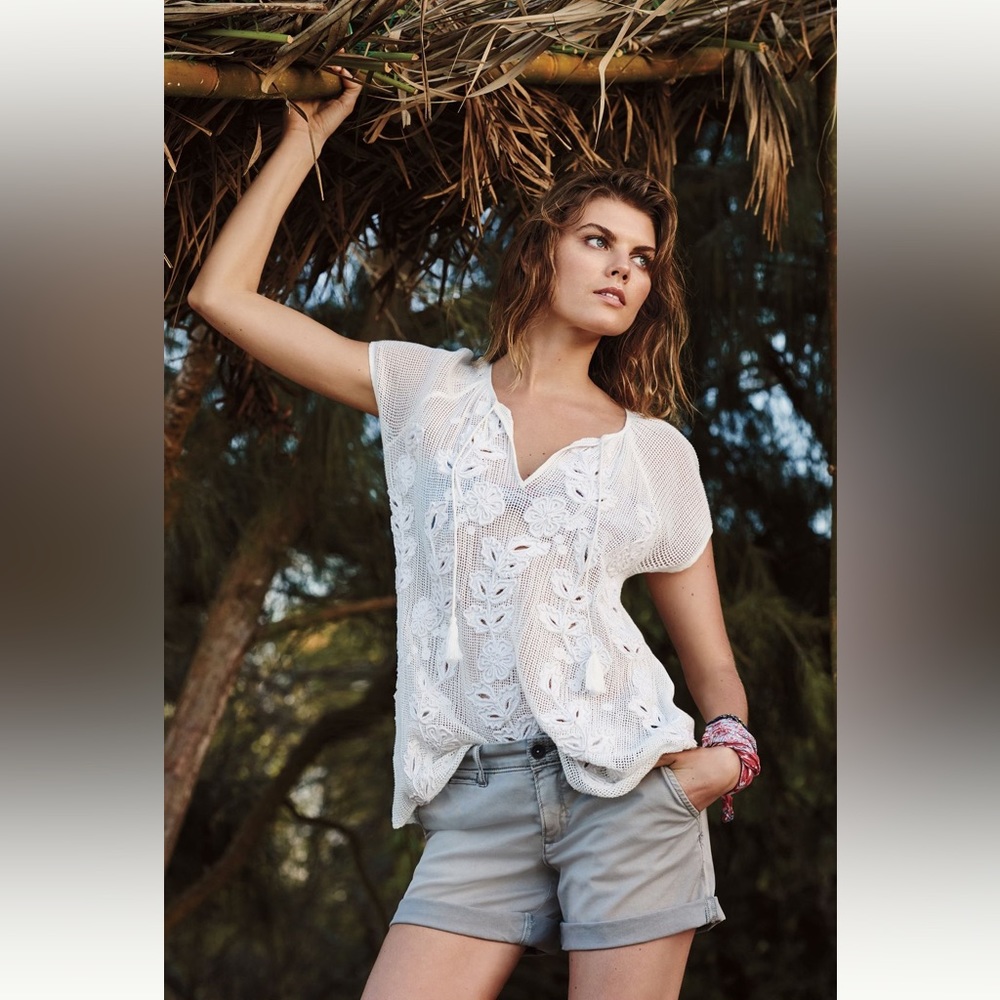 Akemi + Kin knitted mesh embroidered top, Size Medium